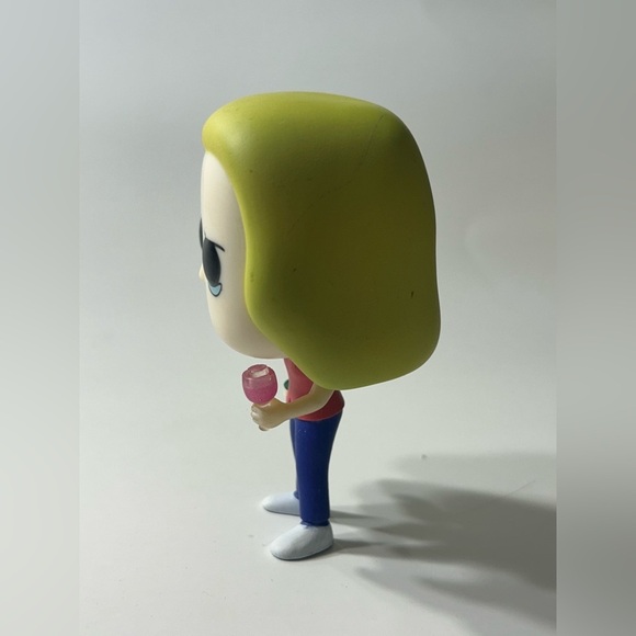 Funko Pop- Rick and Morty Beth with Wine Glass Vinyl Figure - Picture 4 of 4